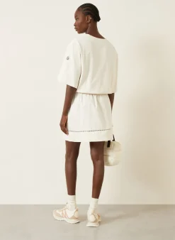 Kleid im Materialmix
