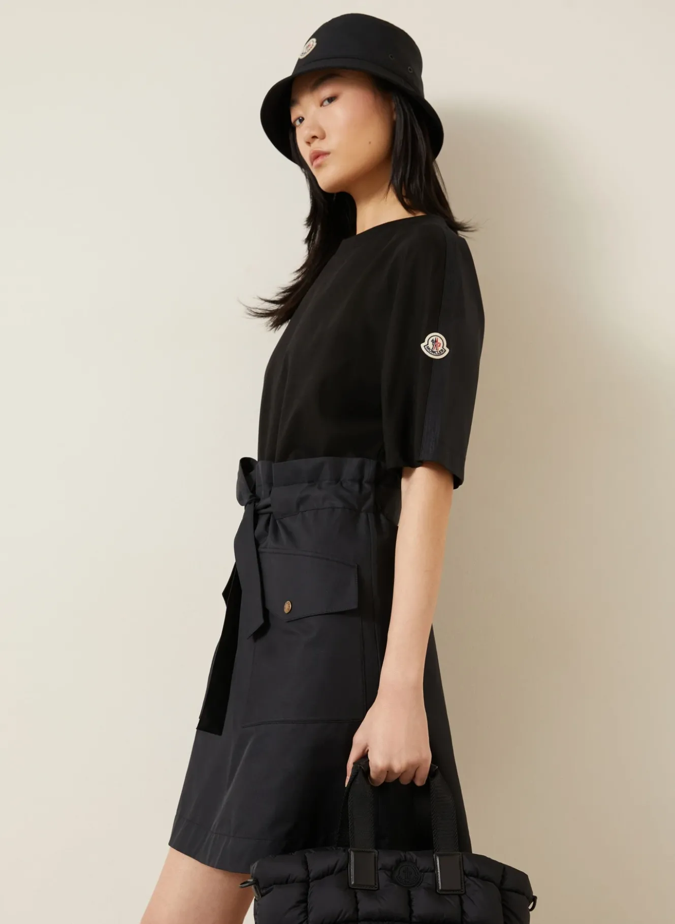 Kleid im Materialmix