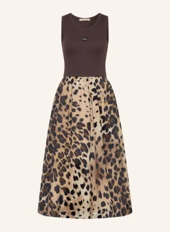 Kleid im Materialmix