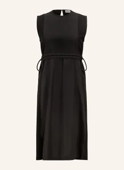 Kleid im Materialmix