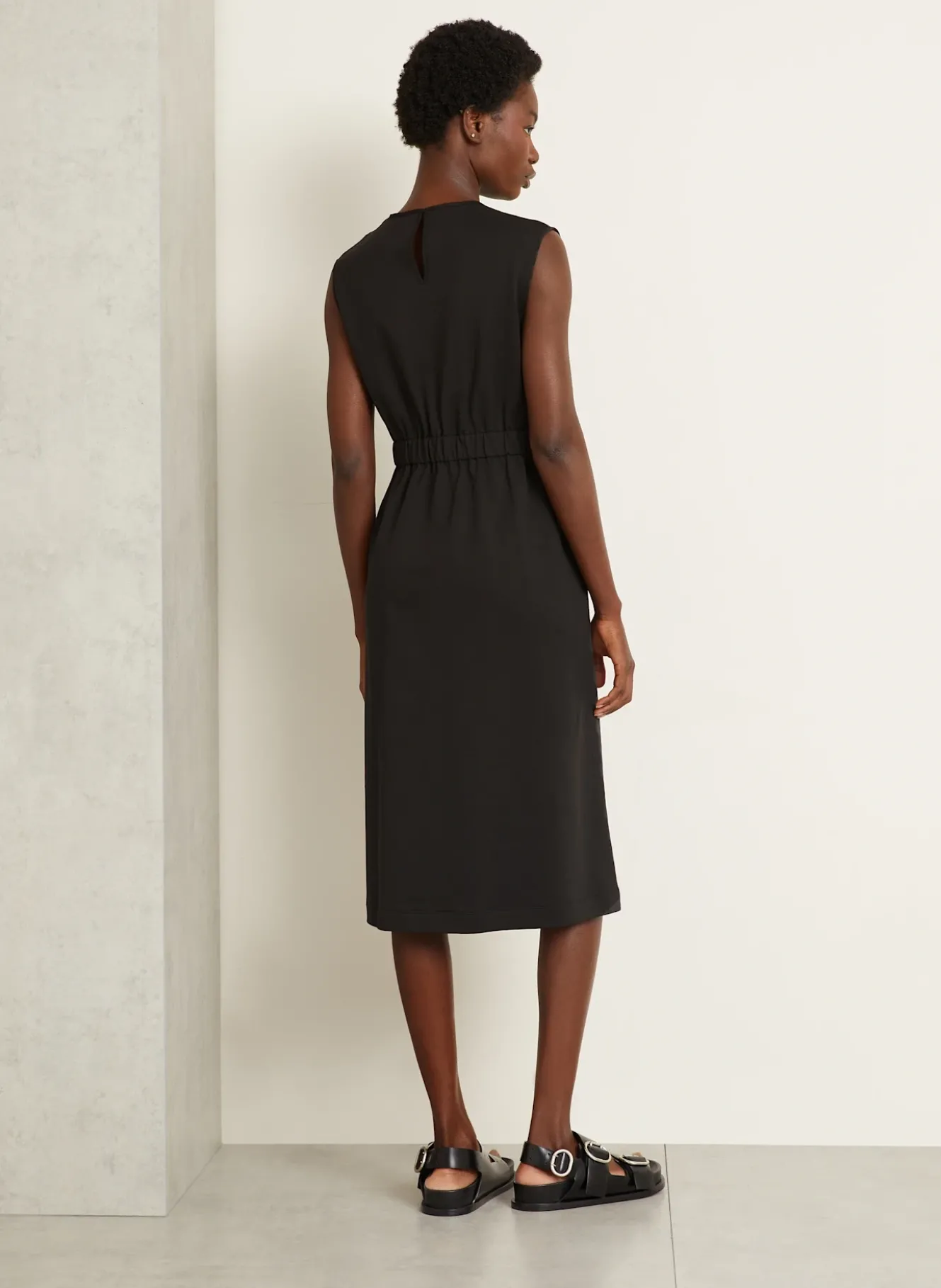 Kleid im Materialmix