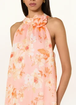 Kleid mit Rüschen