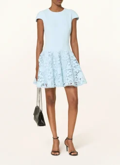 Kleid mit Spitze
