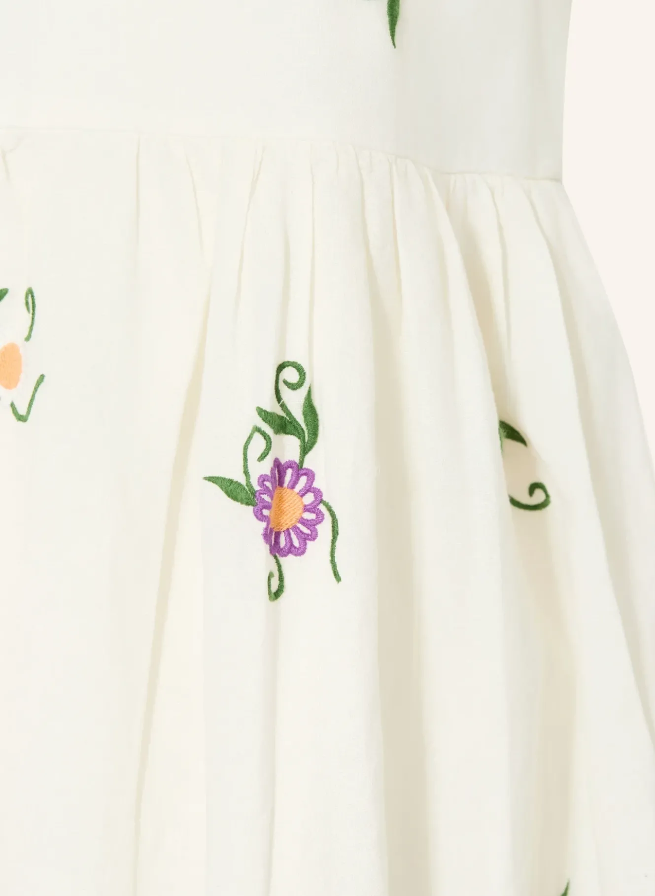 Kleid mit Stickereien