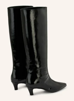 Lackstiefel