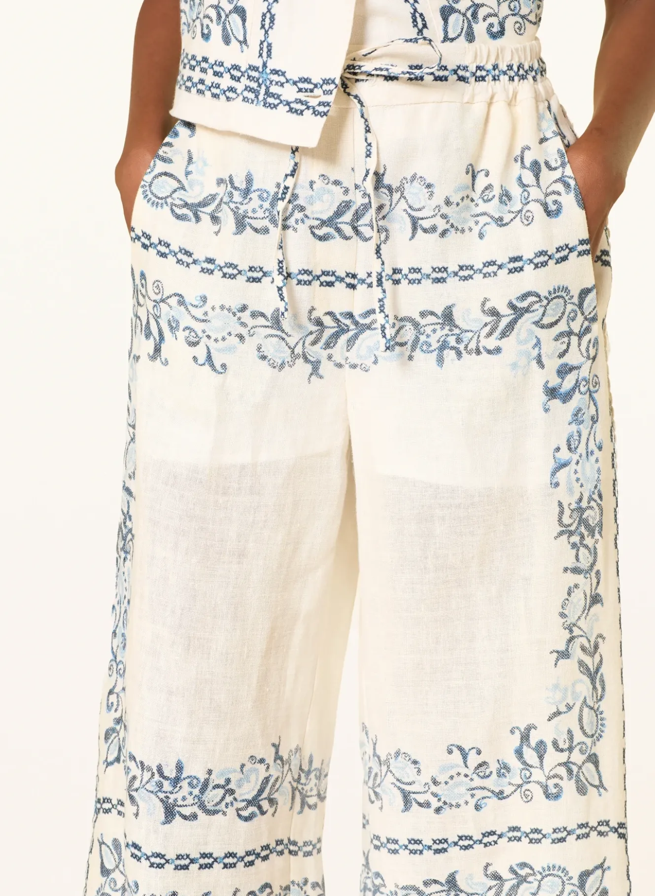 Marlenehose aus Leinen mit Spitze