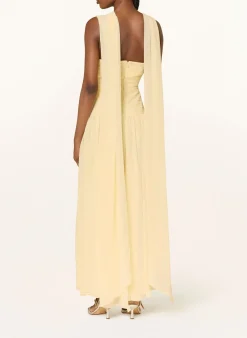Off-Shoulder-Kleid mit abnehmbarem Schal und Plissees
