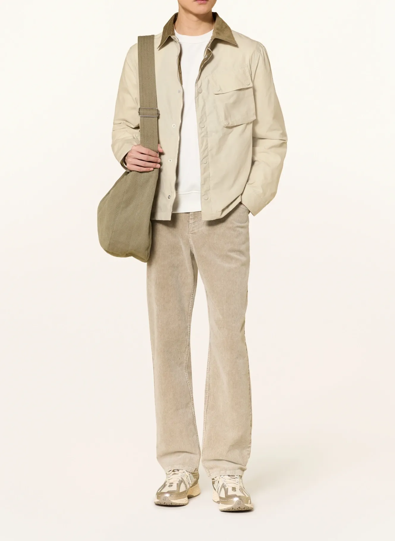 Overjacket im Materialmix