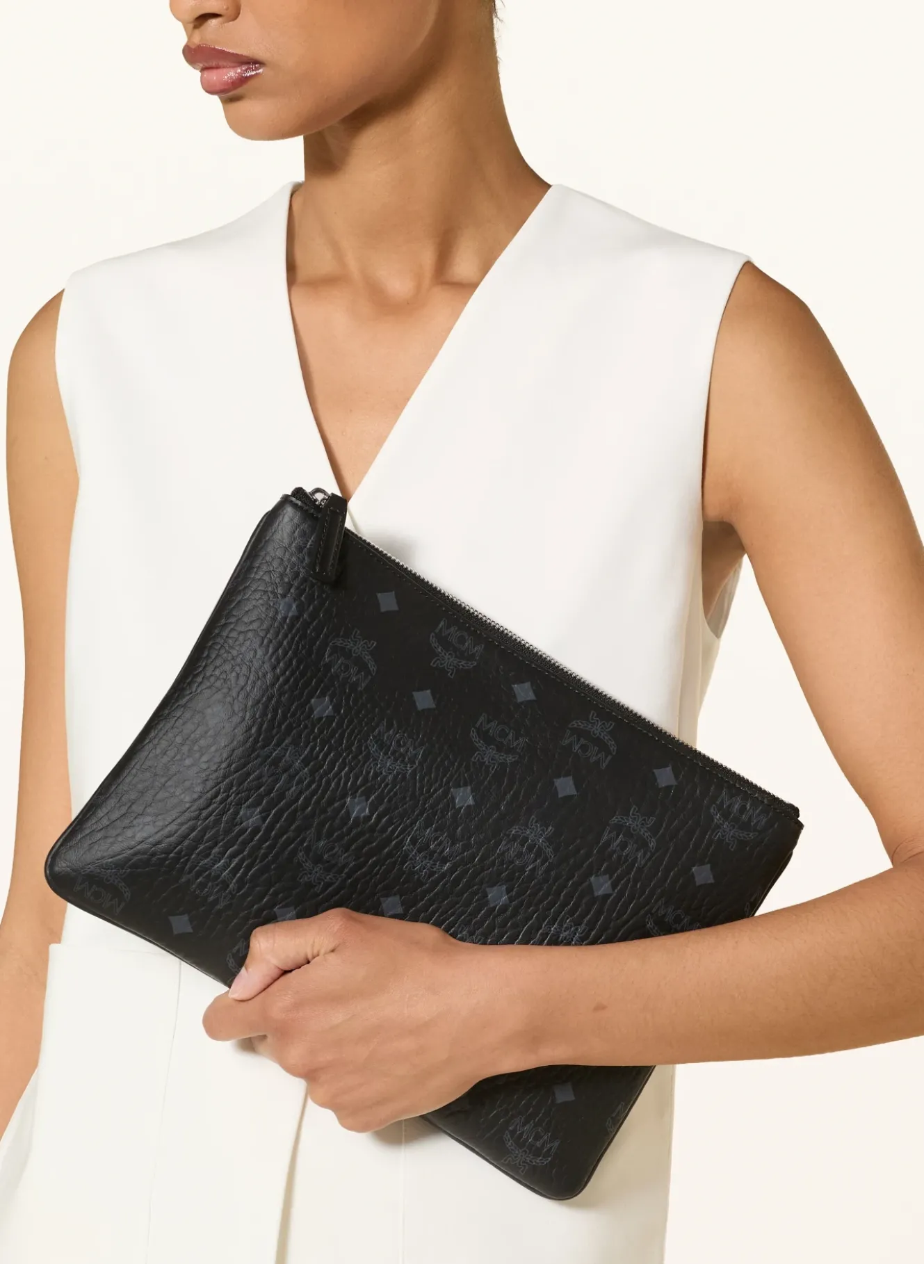 Pouch AREN VISETOS