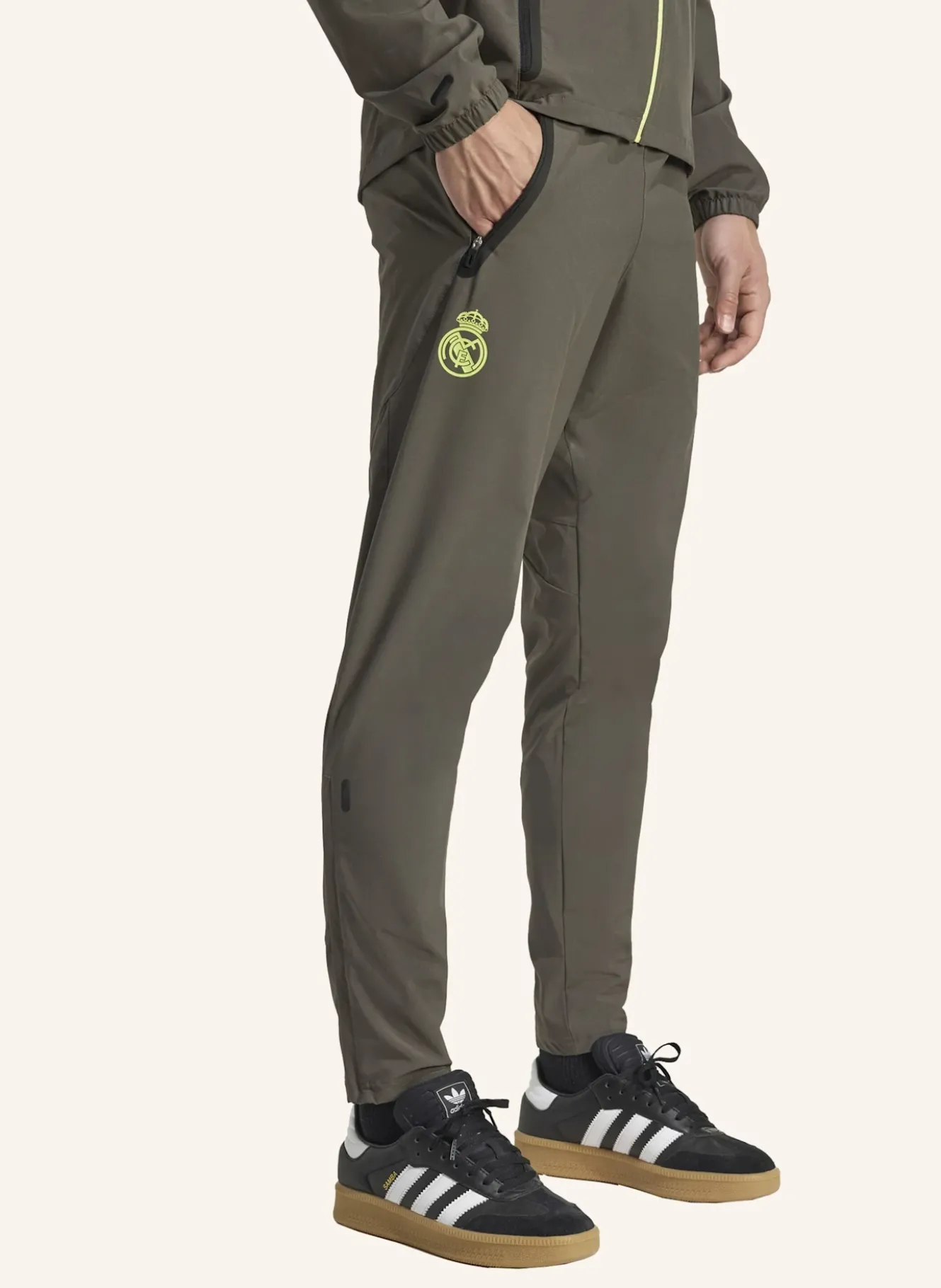REAL MADRID TIRO 25 COMPETITION VIS TECH TRAVEL HOSE