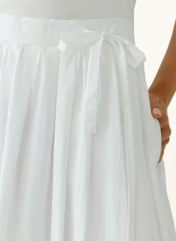 Rock mit Lochspitze