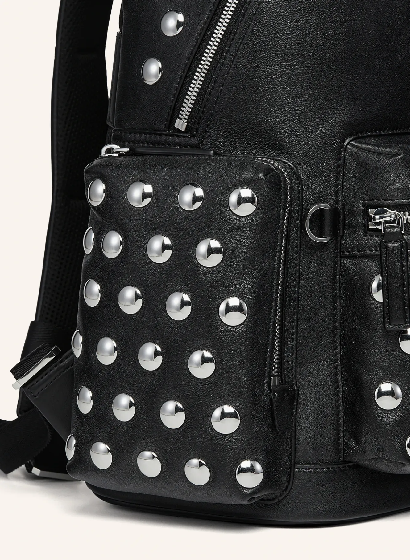 Rucksack STARK mit Nieten und Laptop-Fach