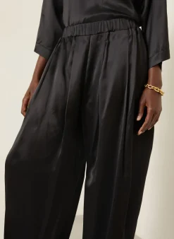 Satinhose SIMONA