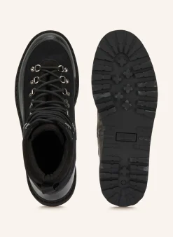 Schnürboots