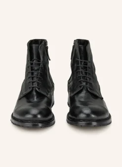 Schnürboots