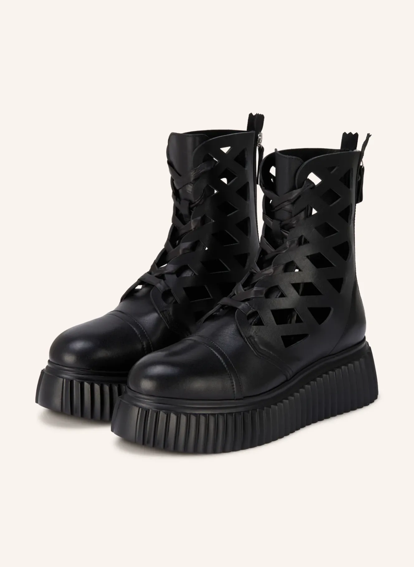 Schnürboots VIGGY mit Cut-outs