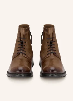 Schnürstiefel