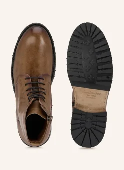 Schnürstiefel