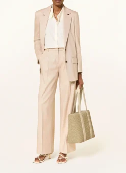 Shopper BECKY