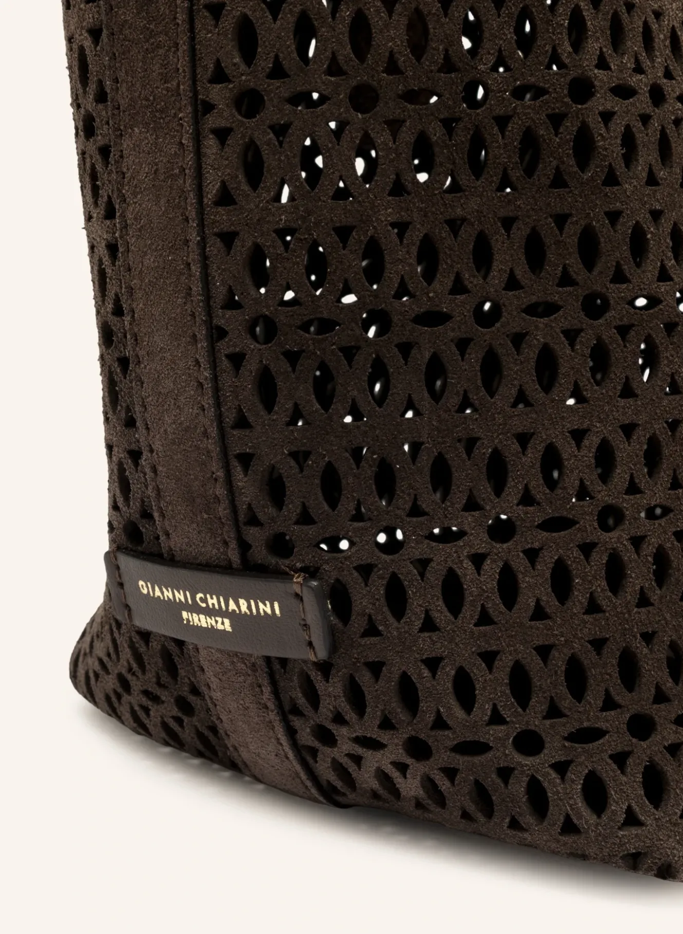 Shopper mit Pouch und Cut-outs