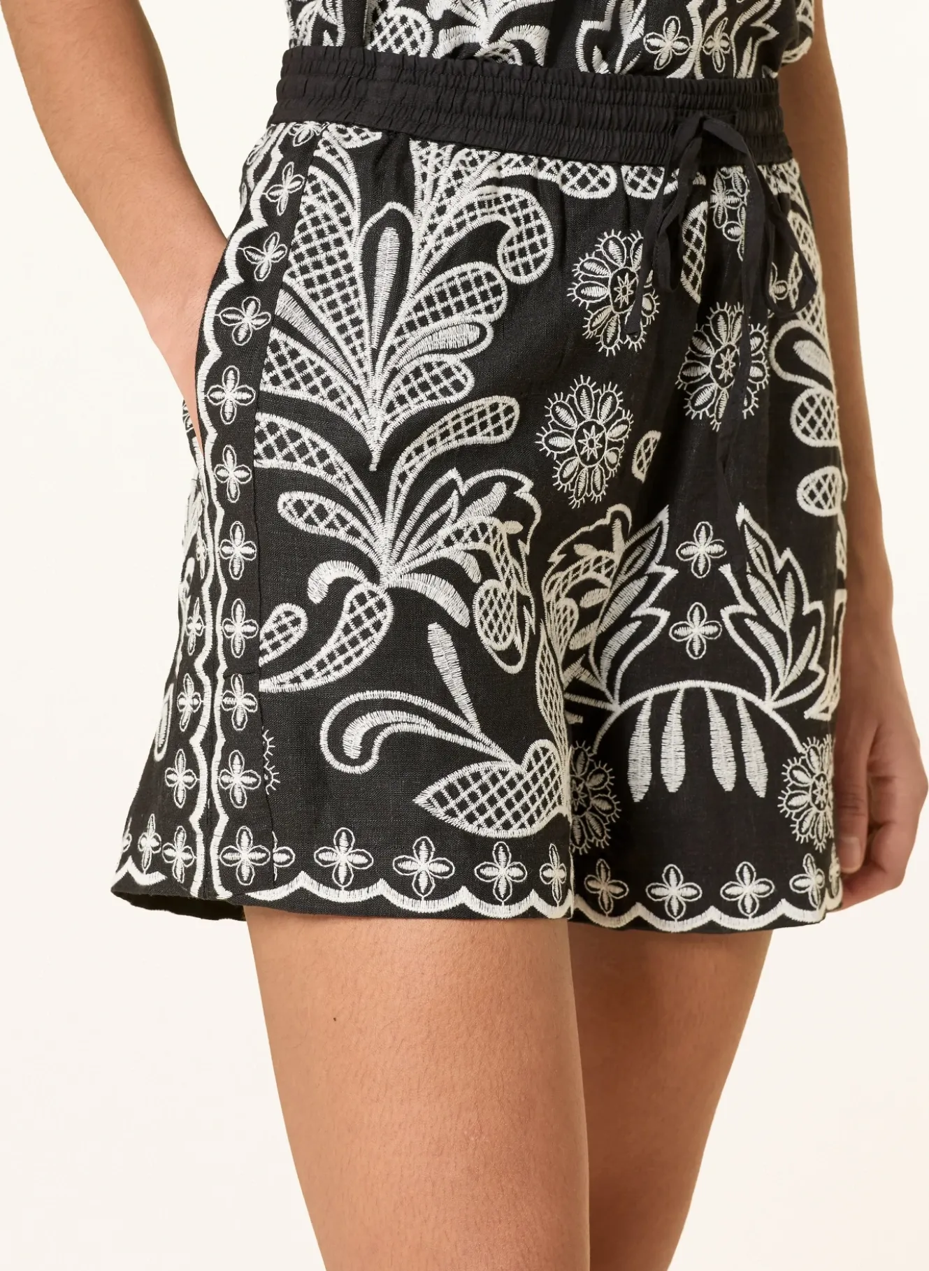 Shorts mit Leinen