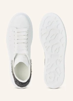 Sneaker mit Schmucksteinen