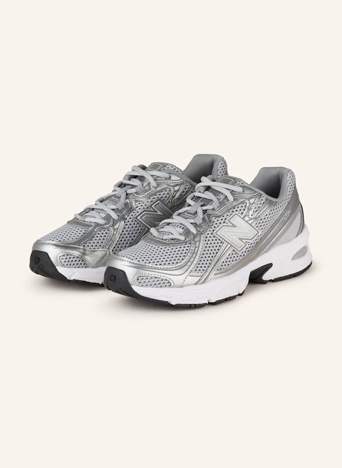 Sneaker U740