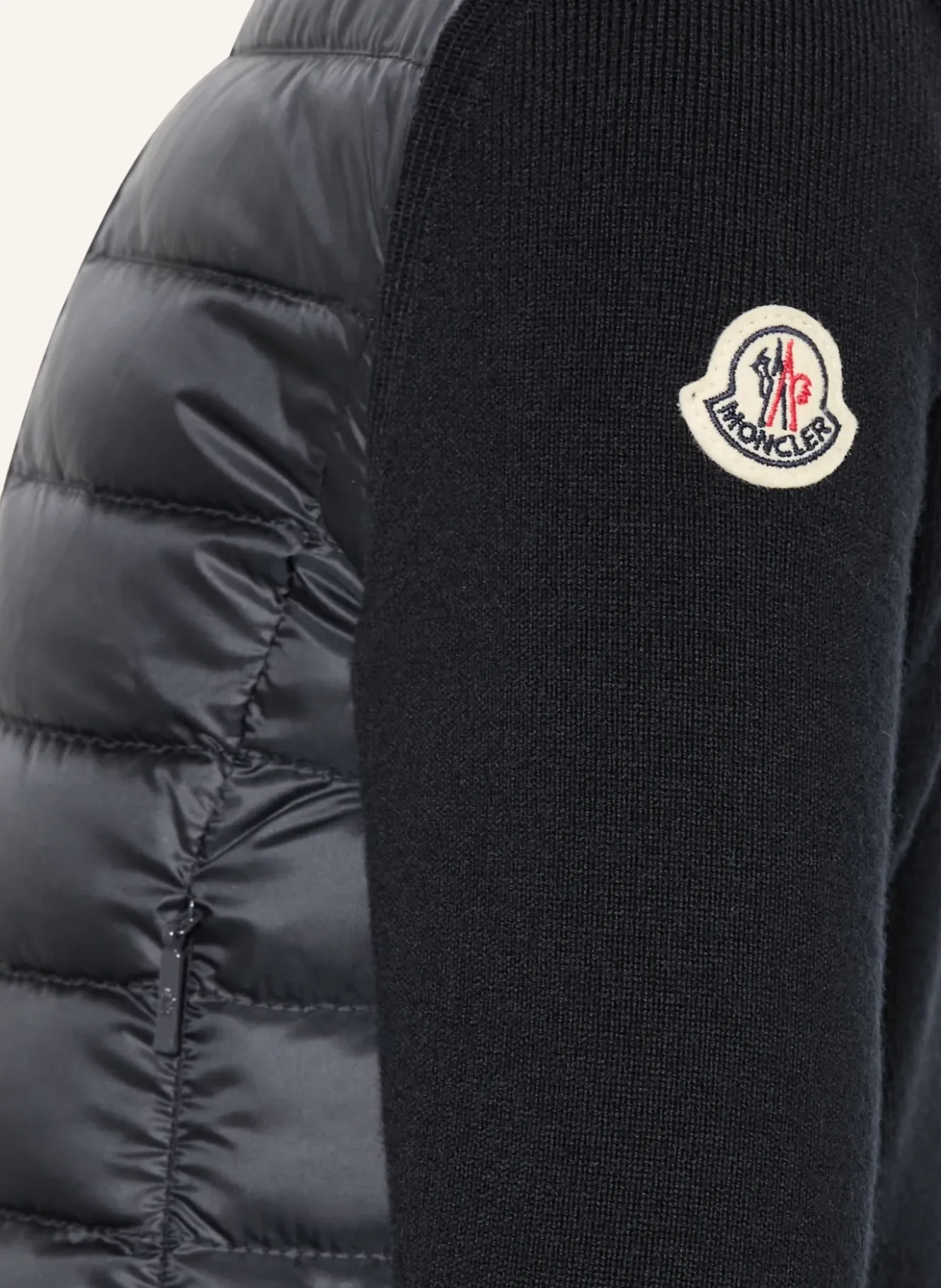 Steppjacke im Materialmix