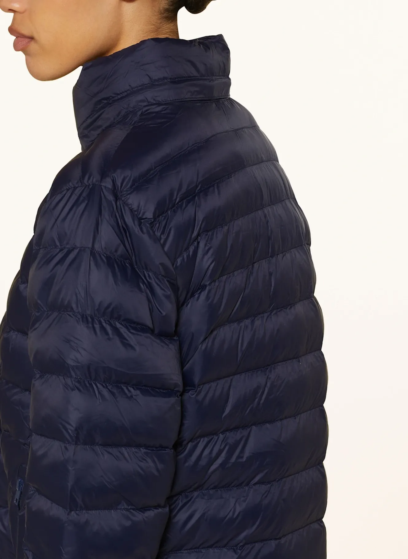 Steppjacke mit abnehmbarer Kapuze