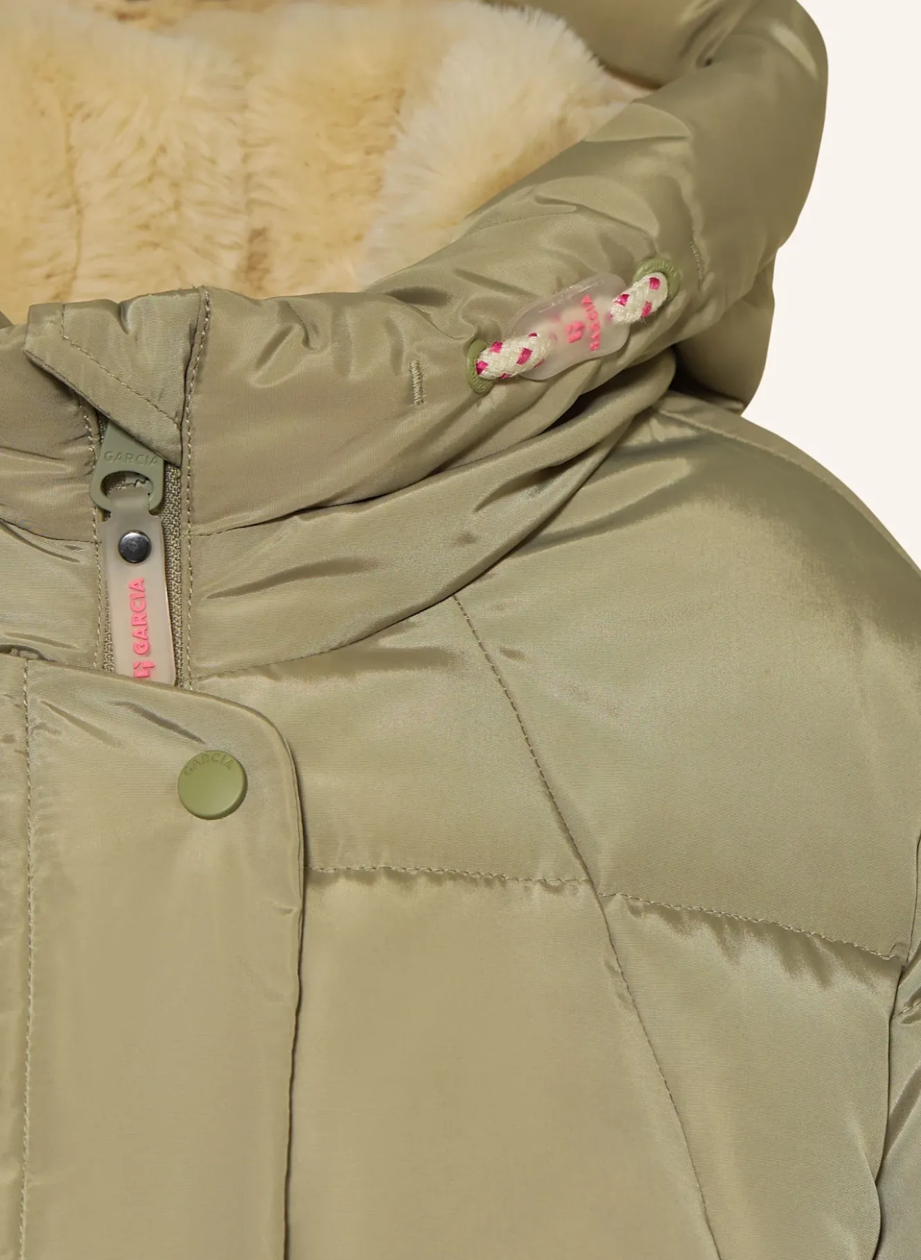 Steppjacke mit Kunstpelz