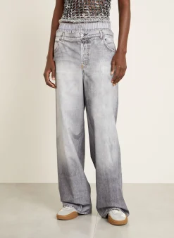 Straight Jeans