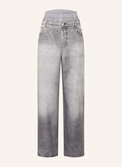 Straight Jeans