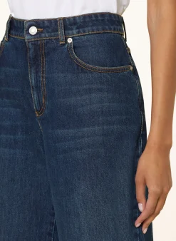 Straight Jeans