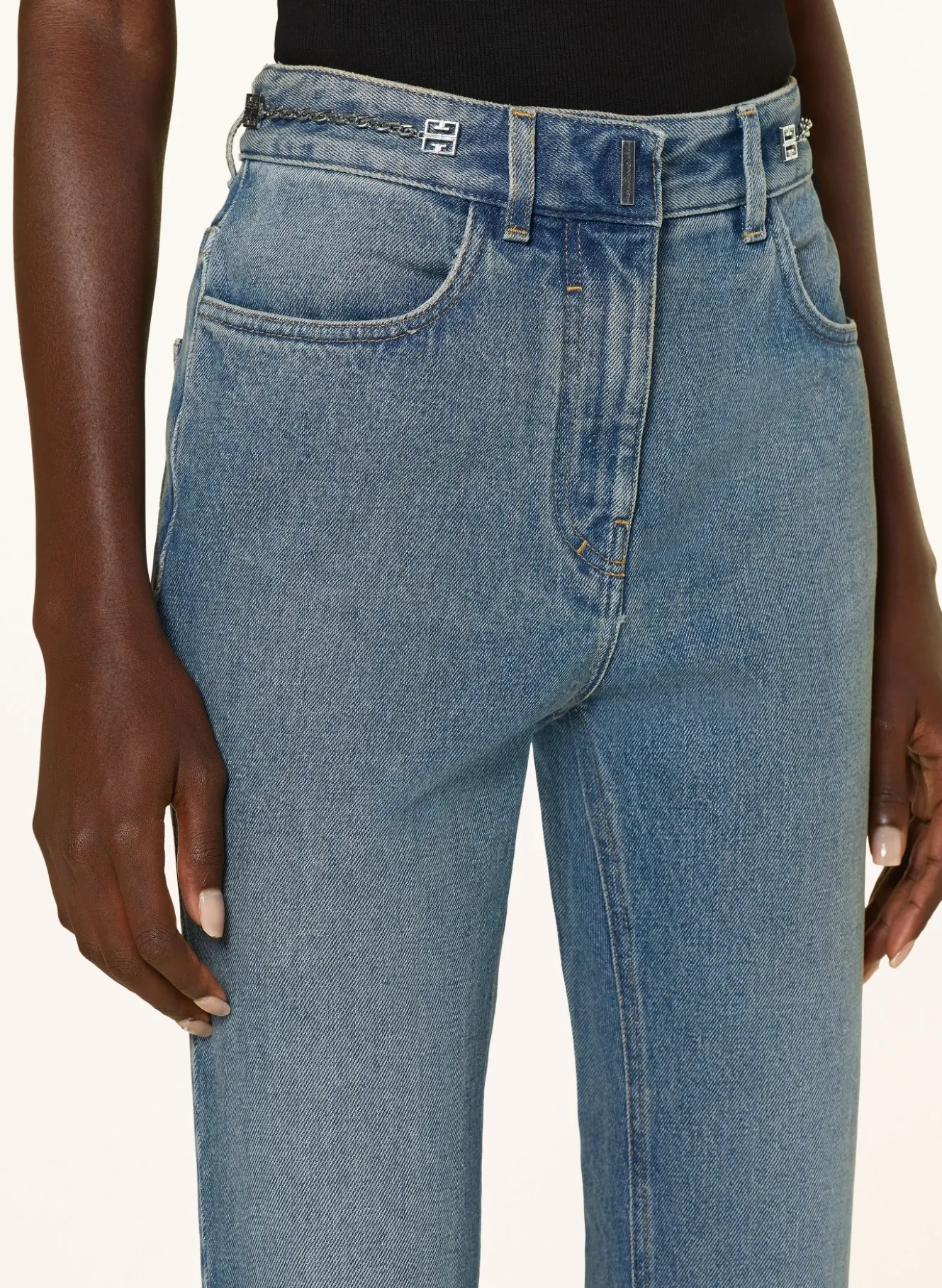 Straight Jeans