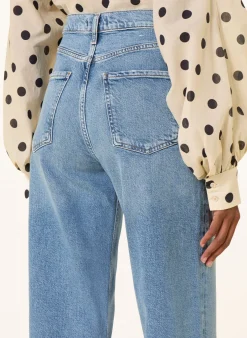 Straight Jeans