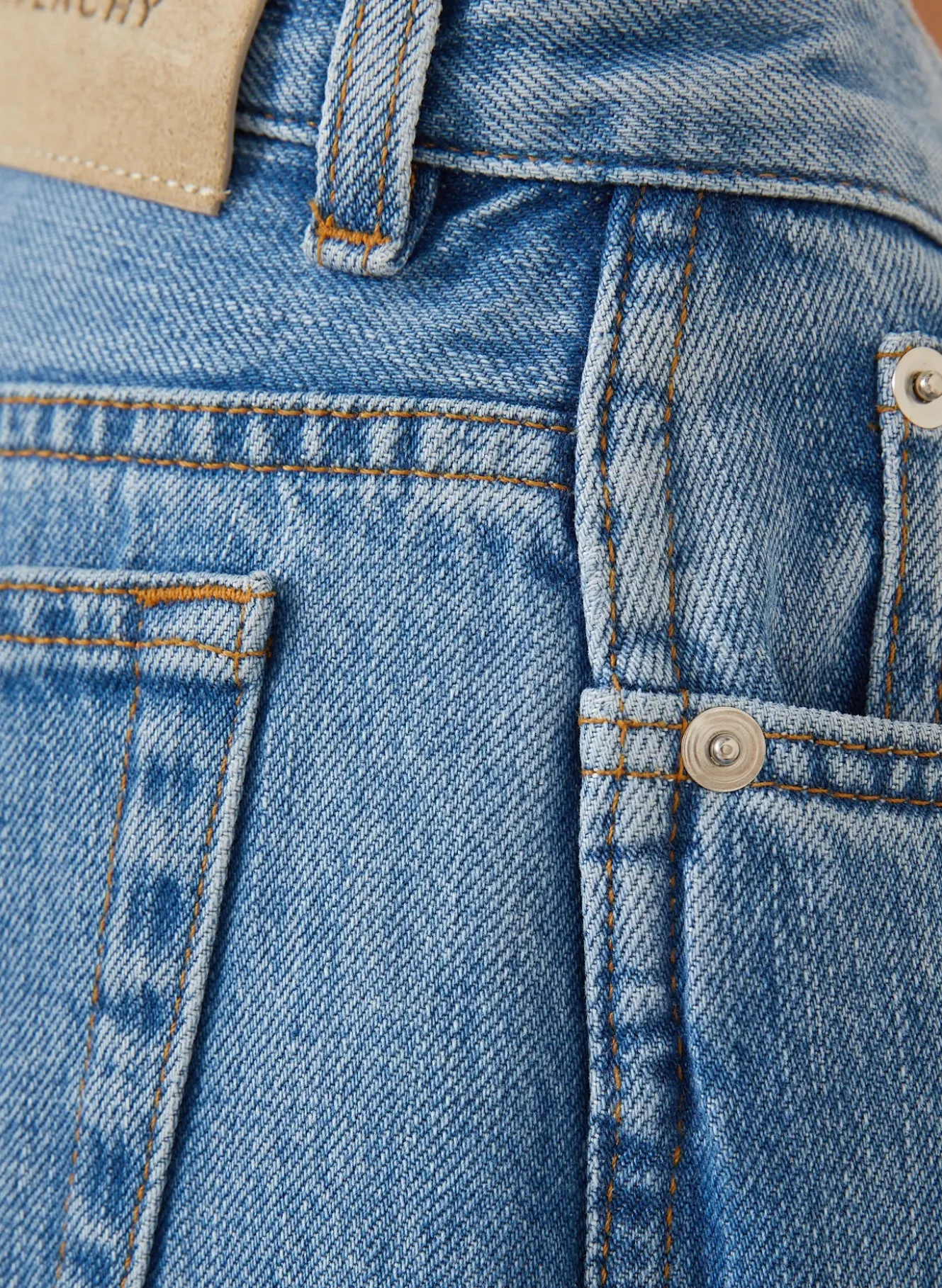 Straight Jeans