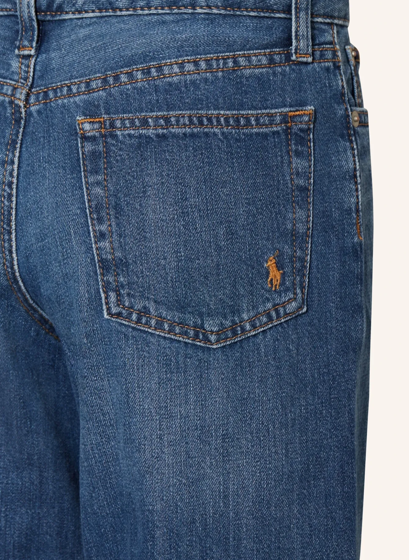 Straight Jeans Wide Leg Fit