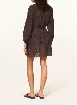 Strandkleid aus Lochspitze