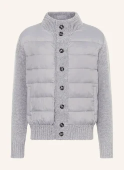 Strickjacke im Materialmix
