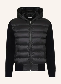 Strickjacke im Materialmix