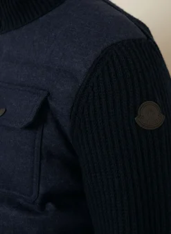 Strickjacke im Materialmix