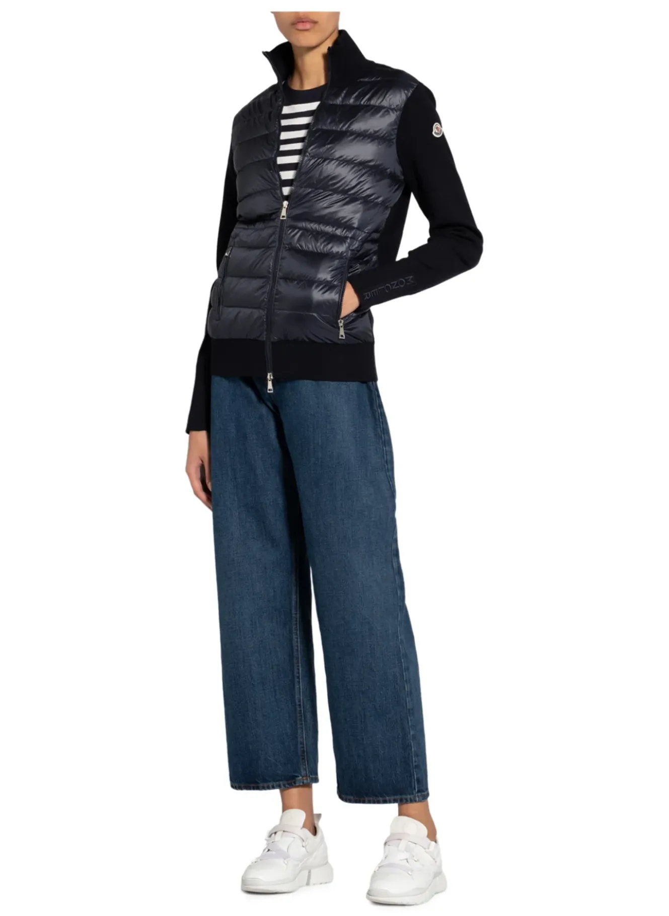 Strickjacke im Materialmix