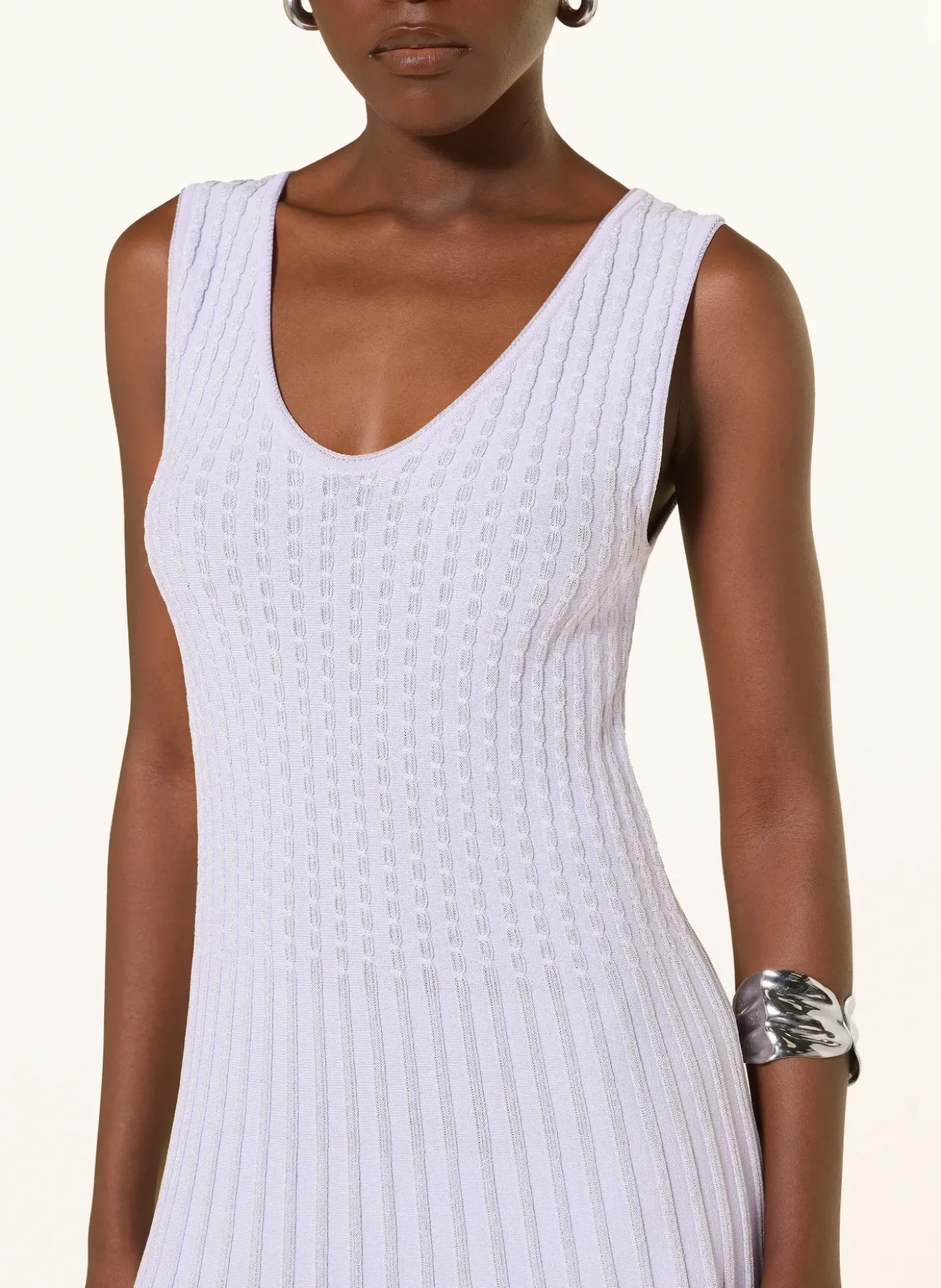 Strickkleid mit Plissees und Glitzegarn