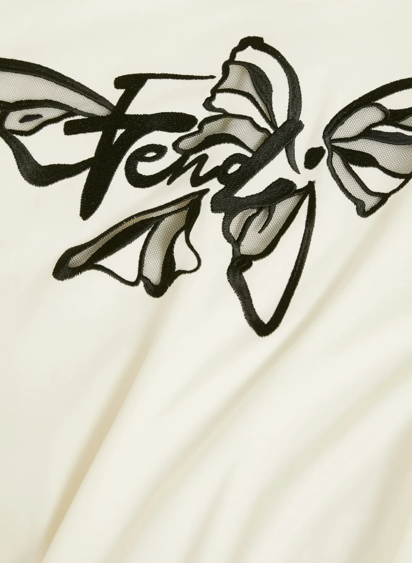 T-Shirt mit Stickereien